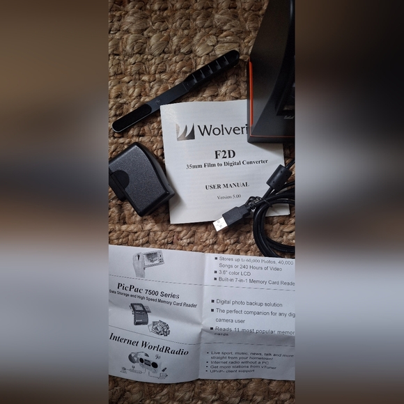 Wolverine F2D 35 mm film to digital converter new open box - Picture 4 of 7